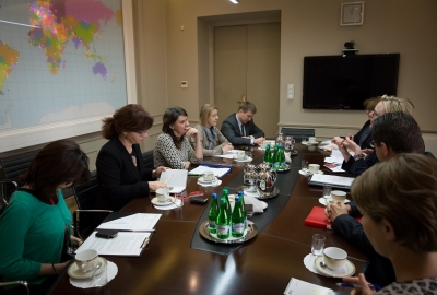 Spotkanie wiceminister Katarzyny Kacperczyk z wiceminister spraw zagrani...